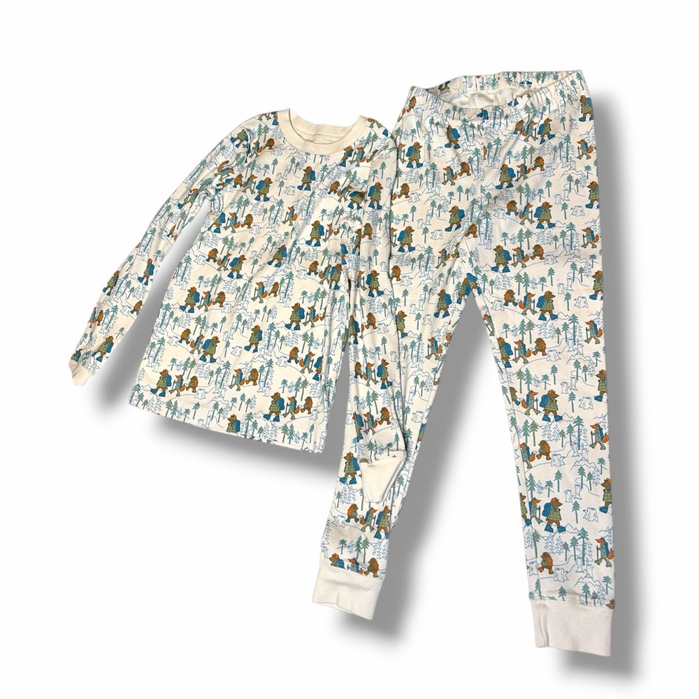 L.L. Bean organic cotton forest and animals Christmasy pajamas 6x-7 years a39